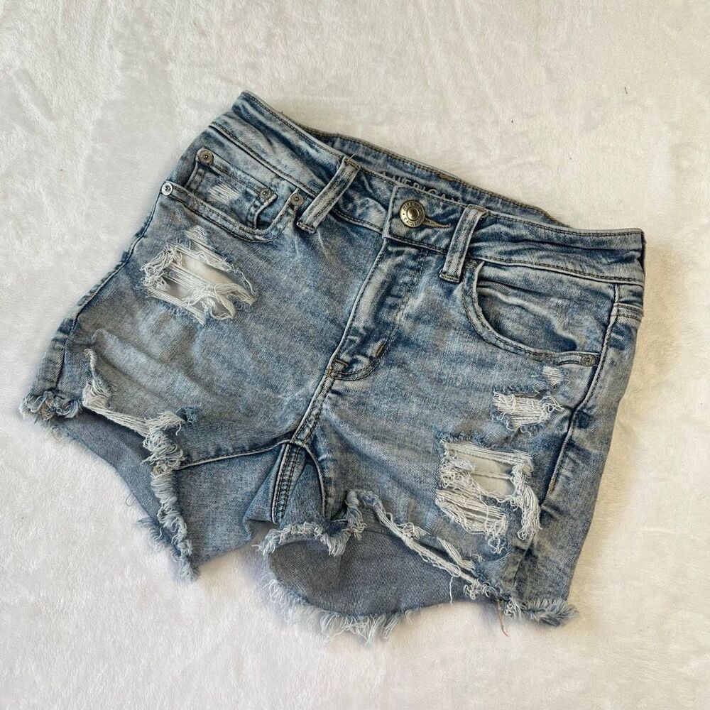 American Eagle Light Wash Distressed Midi Shorts 2 women